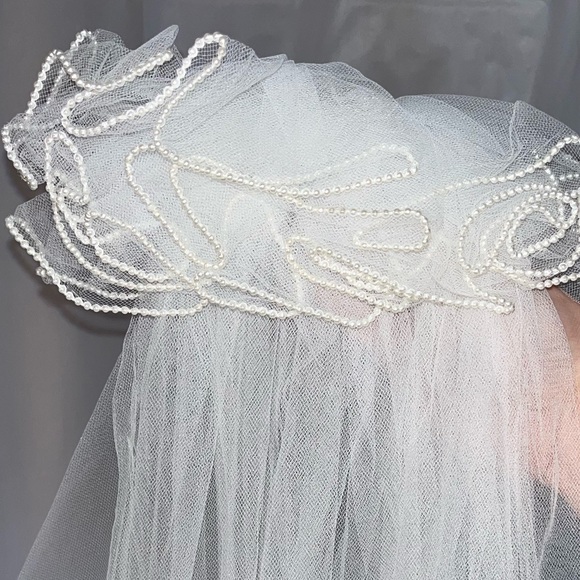 Wedding Vail tulle with pearl seam with comb - Picture 3 of 8